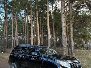 2013 Toyota Land Cruiser Prado 4-speed 150 Series Рестайлинг 1, чёрный, 3150000 рублей, вид 2