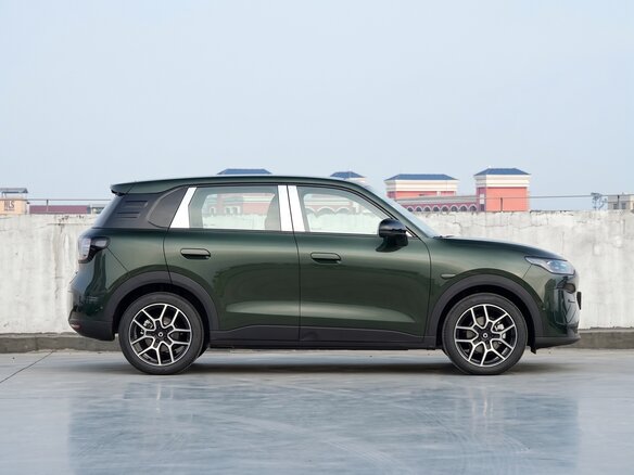 2026 Leapmotor A10 53 kWh, зелёный, 1920000 рублей - вид 4