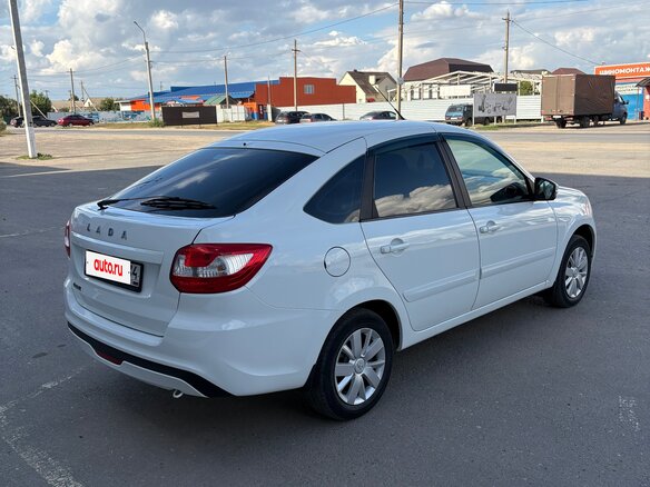 2020 Lada (ВАЗ) Granta I Рестайлинг, белый - вид 3