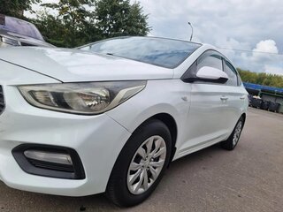 2017 Hyundai Solaris II, белый, 795000 рублей, вид 5