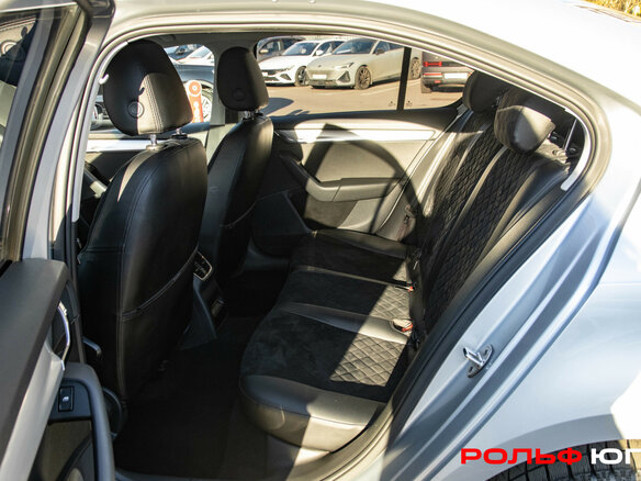 2017 Skoda Octavia III (A7) Рестайлинг, серебристый, 1448000 рублей - вид 7