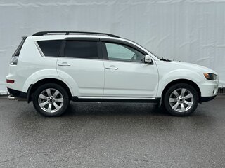 2012 Mitsubishi Outlander II Рестайлинг, белый, 1050000 рублей, вид 4