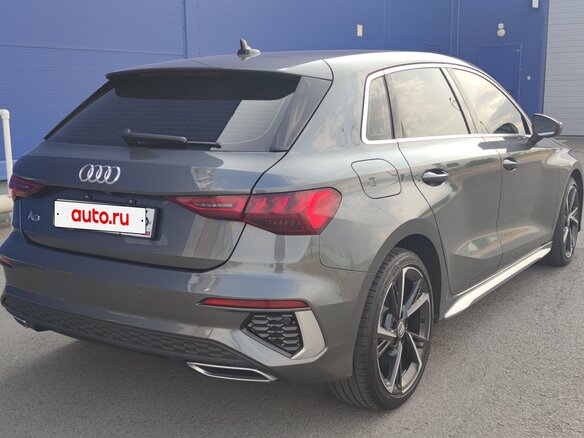 2021 Audi A3 Sportback 35 TFSI IV (8Y), серый, 2450000 рублей - вид 4