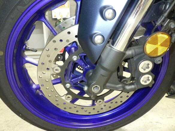 2021 Yamaha YZF-R7, синий, 830000 рублей - вид 7