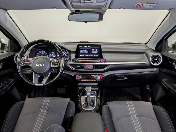 2021 Kia Cerato IV Рестайлинг, белый, 1950000 рублей - вид 13