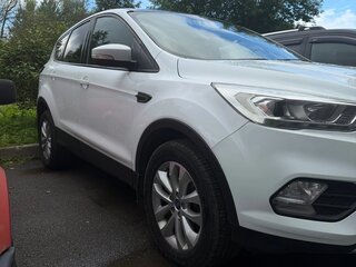2018 Ford Kuga II Рестайлинг, белый, 1925000 рублей, вид 4
