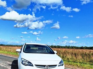 2013 Opel Astra J Рестайлинг, белый, 750000 рублей, вид 3
