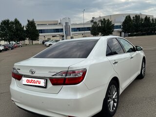 2016 Toyota Camry VII (XV50) Рестайлинг, белый, 2040000 рублей, вид 5