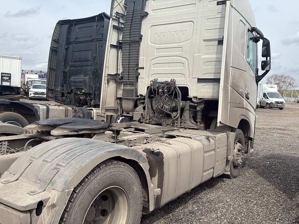 2019 Volvo FH 540, белый, 7495000 рублей - вид 2