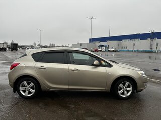 2011 Opel Astra J, бежевый, 650000 рублей, вид 3