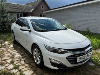 2020 Chevrolet Malibu IX Рестайлинг, белый, 2200000 рублей, вид 2