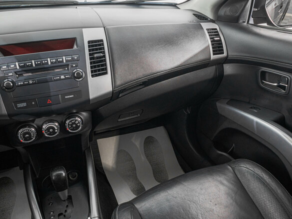2011 Mitsubishi Outlander II Рестайлинг, коричневый - вид 23