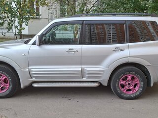 2002 Mitsubishi Montero III, серый, 690000 рублей, вид 4