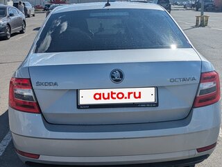 2018 Skoda Octavia III (A7) Рестайлинг, серебристый, 1500000 рублей, вид 4