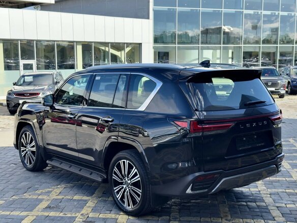 2025 Lexus LX 500d IV, чёрный, 19600000 рублей - вид 2