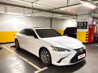 2019 Lexus ES 200 VII, белый, 3200000 рублей, вид 5
