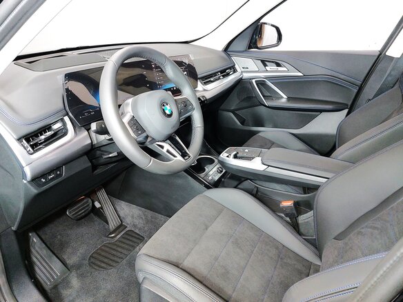 2026 BMW X1 Long 25Li xDrive III (U11/U12), чёрный, 6100000 рублей - вид 9