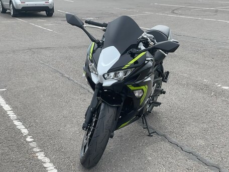 2021 Kawasaki Ninja 650, чёрный, 1030000 рублей, вид 4