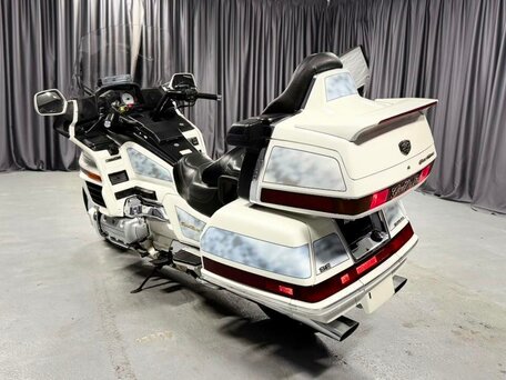 1998 Honda GL 1500 Gold Wing, белый, 700000 рублей, вид 4
