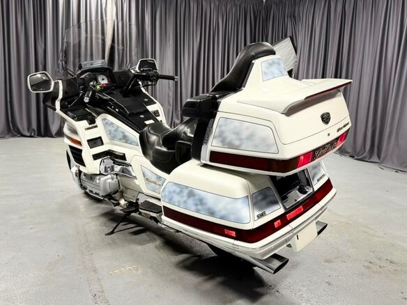 1998 Honda GL 1500 Gold Wing, белый, 700000 рублей - вид 3