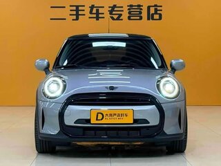 2023 Mini Clubman One II Рестайлинг, серебристый, 2100000 рублей, вид 2
