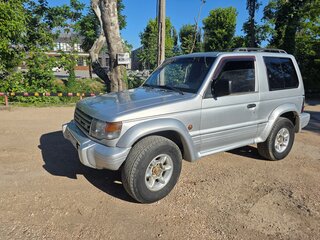1993 Mitsubishi Pajero II, серебристый, 680000 рублей, вид 1