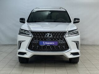 2017 Lexus LX 570 III Рестайлинг 2, белый, 7850000 рублей, вид 3