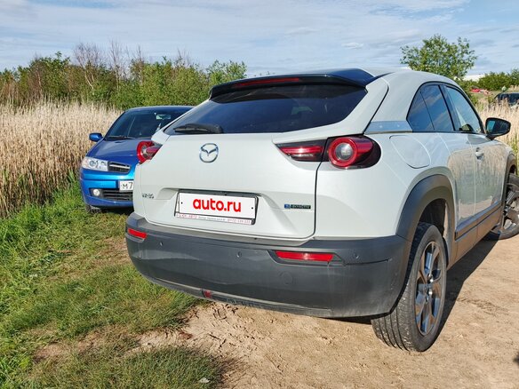 2020 Mazda MX-30 I, белый, 2400000 рублей - вид 4