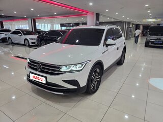 2023 Volkswagen Tiguan II Рестайлинг, белый, 3210000 рублей, вид 1