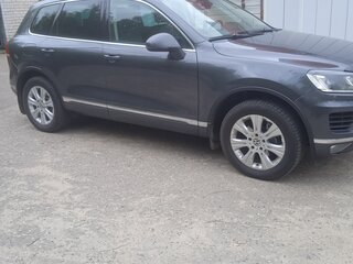 2015 Volkswagen Touareg II Рестайлинг, серый, 2000000 рублей, вид 5