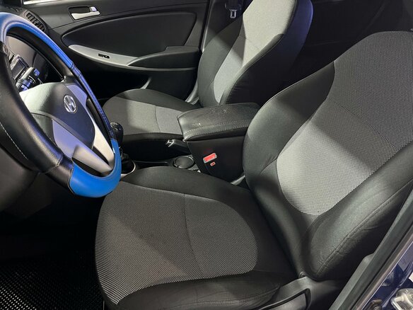 2014 Hyundai Solaris I, синий, 590021 рублей - вид 9