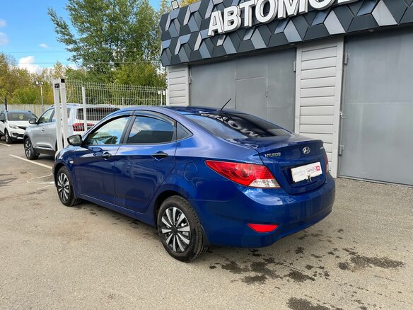 2014 Hyundai Solaris I, синий, 590021 рублей - вид 6