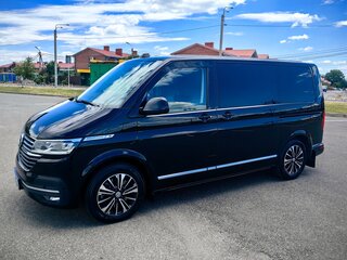 2022 Volkswagen Multivan T6 Рестайлинг, чёрный, 6500000 рублей, вид 1