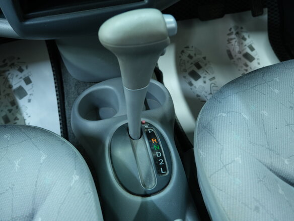 2000 Toyota Vitz I (P10), розовый, 329000 рублей - вид 13