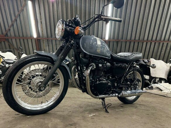 2022 Kawasaki W 800, серый, 850000 рублей - вид 1