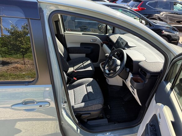 2022 Toyota Sienta III, коричневый, 1350000 рублей - вид 8