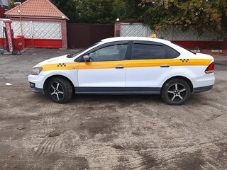 2018 Volkswagen Polo V Рестайлинг, белый, 400000 рублей, вид 3
