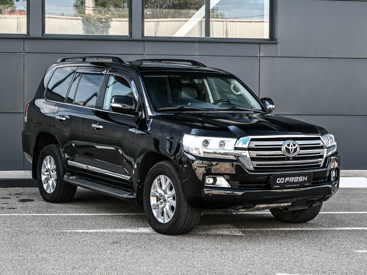 Открыть фотографии: Toyota Land Cruiser 200 Series Рестайлинг 2