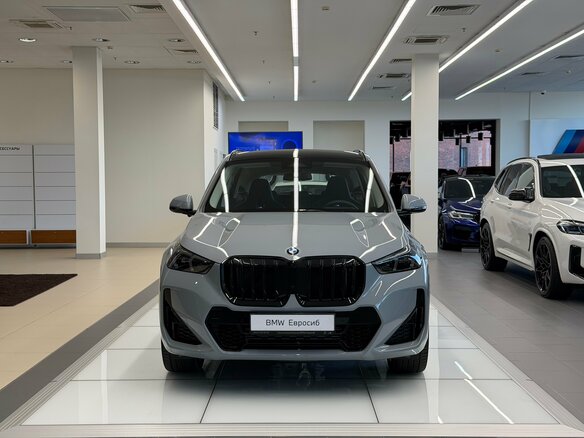 2026 BMW X1 Long 25Li xDrive III (U11/U12), серый, 5990000 рублей - вид 4