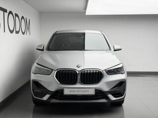 2021 BMW X1 20i xDrive II (F48) Рестайлинг, серебристый, 3148050 рублей, вид 2