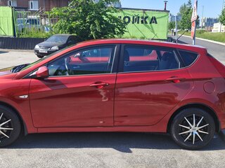 2011 Hyundai Solaris I, красный, 950000 рублей, вид 4