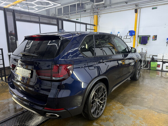 2017 BMW X5 30d III (F15), синий, 4900000 рублей - вид 5