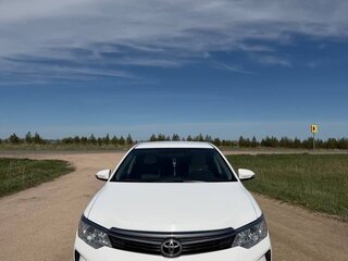 2016 Toyota Camry VII (XV50) Рестайлинг, белый, 1850000 рублей, вид 2