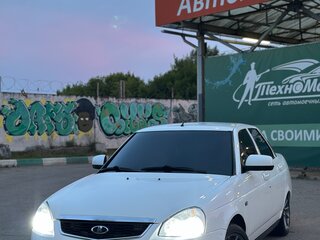 2016 Lada (ВАЗ) Priora I Рестайлинг, белый, 700000 рублей, вид 2