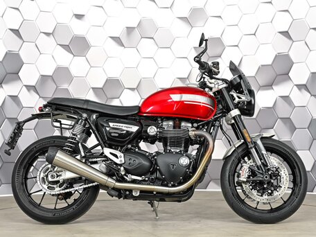 2022 Triumph Speed Twin, красный, 999000 рублей, вид 3