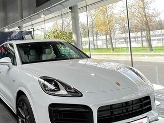2022 Porsche Cayenne E-Hybrid III, белый, 14650000 рублей, вид 3