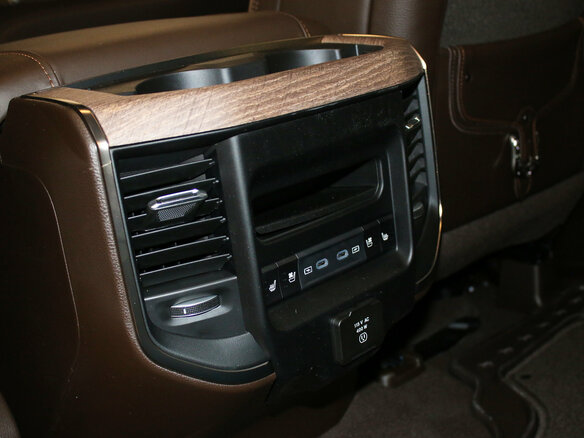 2026 Ram 1500 Crew Cab eTorque V Рестайлинг, чёрный, 11300000 рублей - вид 12