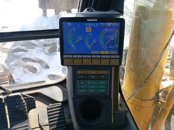 2015 Komatsu PC220-8, жёлтый, 4930850 рублей - вид 5