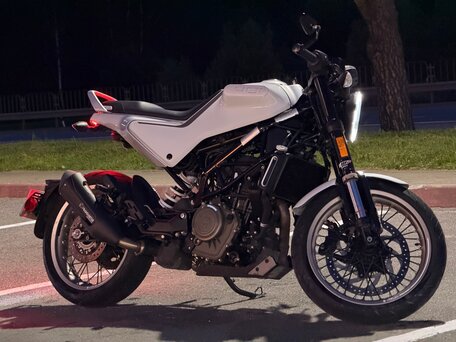2020 Husqvarna Vitpilen 401, белый, 300000 рублей, вид 1
