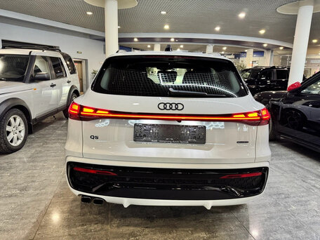 2025 Audi Q5 40 TDI III (GU), белый, 8490000 рублей, вид 4